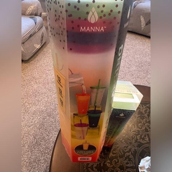 NWT Manna Color-Changing Tumblers with Straws - Picture 4 of 6